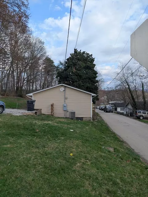 Exterior - 201 Union St, Corbin, KY 40701 photo 1 of 2