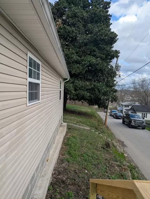 Exterior - 201 Union St, Corbin, KY 40701 photo 2 of 2