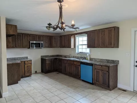 Kitchen - 201 Union St, Corbin, KY 40701 photo 1 of 3