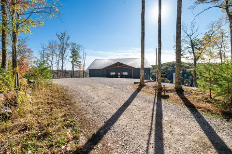1484 Forest View Dr, Frenchburg, KY 40322