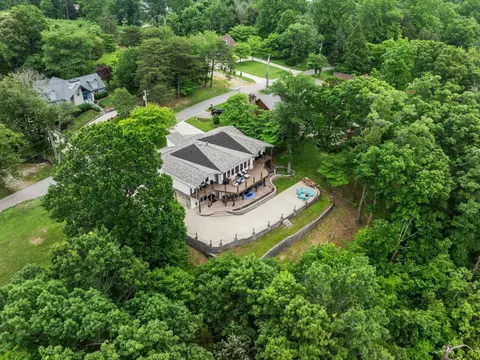 389 Lakeview Dr, Somerset, KY 42503