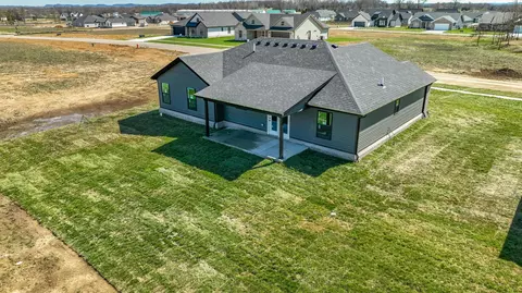 Exterior - 804 Mohawk Dr, Richmond, KY 40475 photo 5 of 5