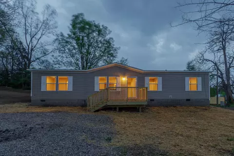 122 4th St, Berry, KY 41003