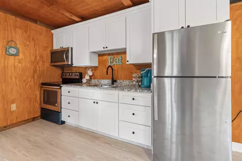 Kitchen - 1994 Jasper Bend Rd, Burnside, KY 42519 photo 1 of 2