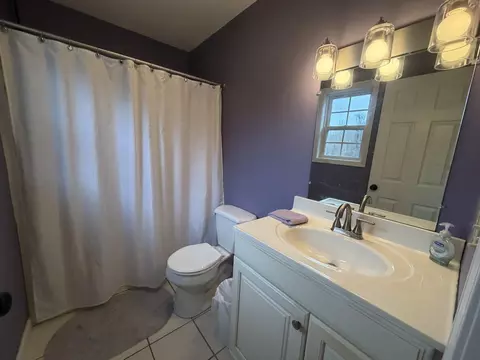 Bath - 49 Creekside Ln, Corbin, KY 40701 photo 1 of 2