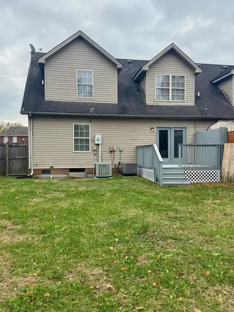 Exterior - 220 Tanbark Dr, Georgetown, KY 40324 photo 6 of 8