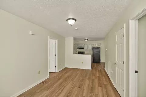 Living - 220 Tanbark Dr, Georgetown, KY 40324 photo 4 of 4
