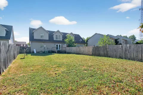 Exterior - 220 Tanbark Dr, Georgetown, KY 40324 photo 5 of 8