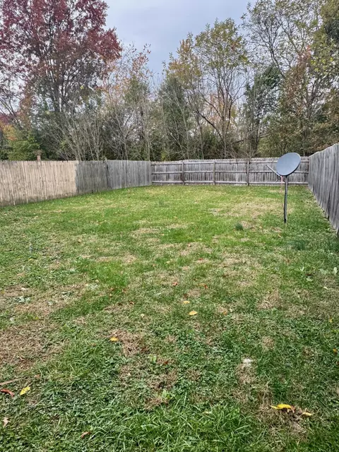 Exterior - 220 Tanbark Dr, Georgetown, KY 40324 photo 8 of 8