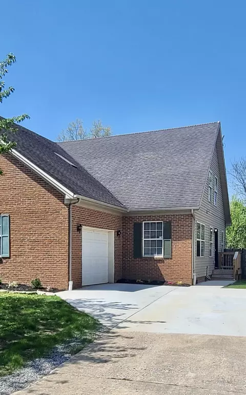 Exterior - 220 Tanbark Dr, Georgetown, KY 40324 photo 2 of 8