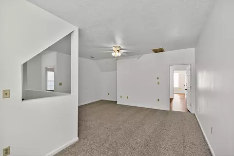 Living - 220 Tanbark Dr, Georgetown, KY 40324 photo 2 of 4