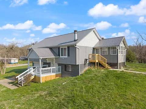 29 S Dawkins Ave, West Van Lear, KY 41268 photo 3
