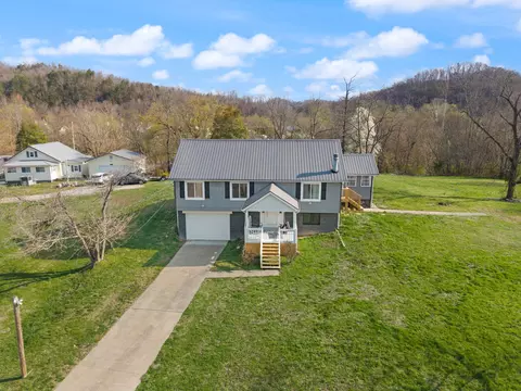 29 S Dawkins Ave, West Van Lear, KY 41268 photo 4