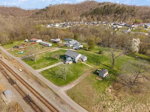 29 S Dawkins Ave, West Van Lear, KY 41268 photo 7
