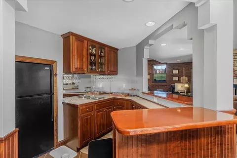 Kitchen - 129 Birkdale Dr, Georgetown, KY 40324 photo 6 of 6
