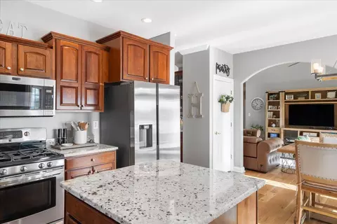 Kitchen - 129 Birkdale Dr, Georgetown, KY 40324 photo 4 of 6