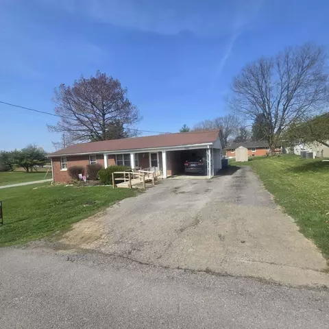 523 Perkins Ave, Danville, KY 40422