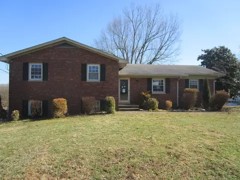 403 N First St, Burgin, KY 40310