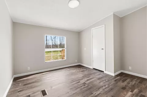 Bedroom - 2178 Adams Rd, Corbin, KY 40701 photo 5 of 12