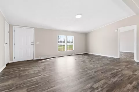 Living - 2178 Adams Rd, Corbin, KY 40701 photo 5 of 7
