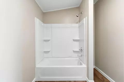 Bath - 2178 Adams Rd, Corbin, KY 40701 photo 2 of 4