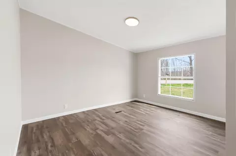 Bedroom - 2178 Adams Rd, Corbin, KY 40701 photo 3 of 12