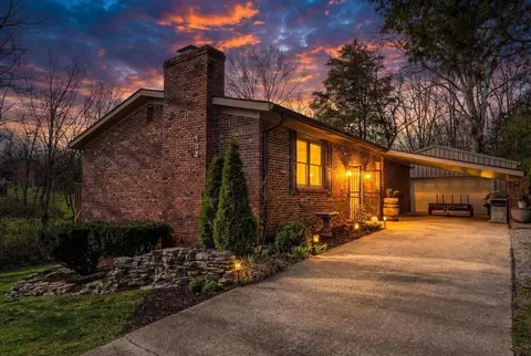 134 Lakeshore Dr, Richmond, KY 40475