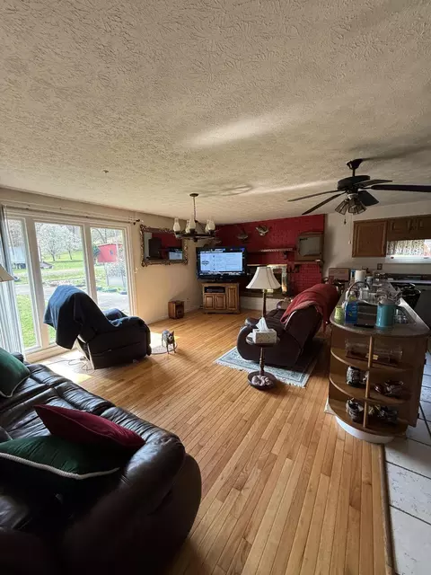 Living - 2572 State Hwy 806, Eolia, KY 40826 photo 2 of 3