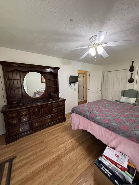 Bedroom - 2572 State Hwy 806, Eolia, KY 40826 photo 4 of 4