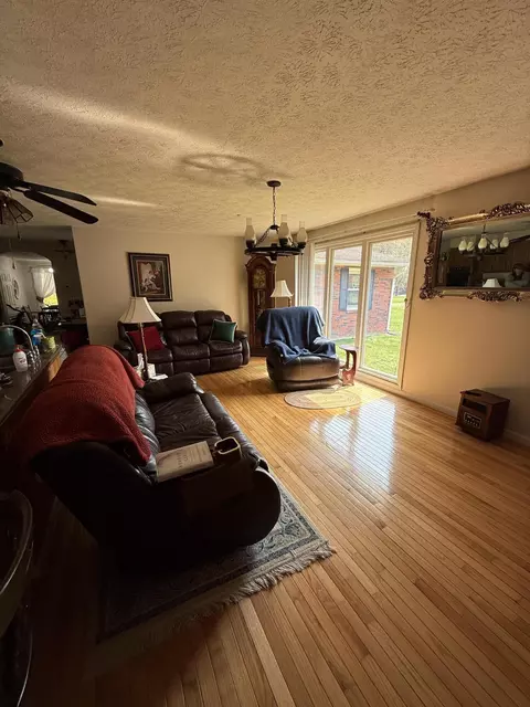 Living - 2572 State Hwy 806, Eolia, KY 40826 photo 1 of 3