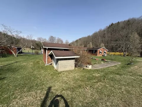 Exterior - 2572 State Hwy 806, Eolia, KY 40826 photo 8 of 9