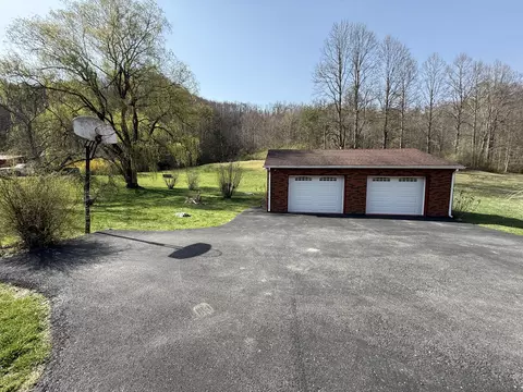 Exterior - 2572 State Hwy 806, Eolia, KY 40826 photo 5 of 9