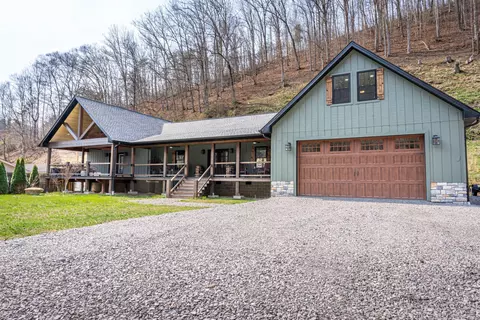 714 Grassy Br, Pikeville, KY 41501
