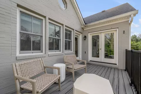Exterior - 224 Chenault Rd, Lexington, KY 40502 photo 8 of 19