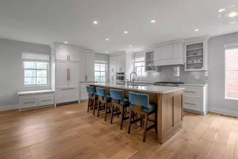 Kitchen - 224 Chenault Rd, Lexington, KY 40502 photo 3 of 12