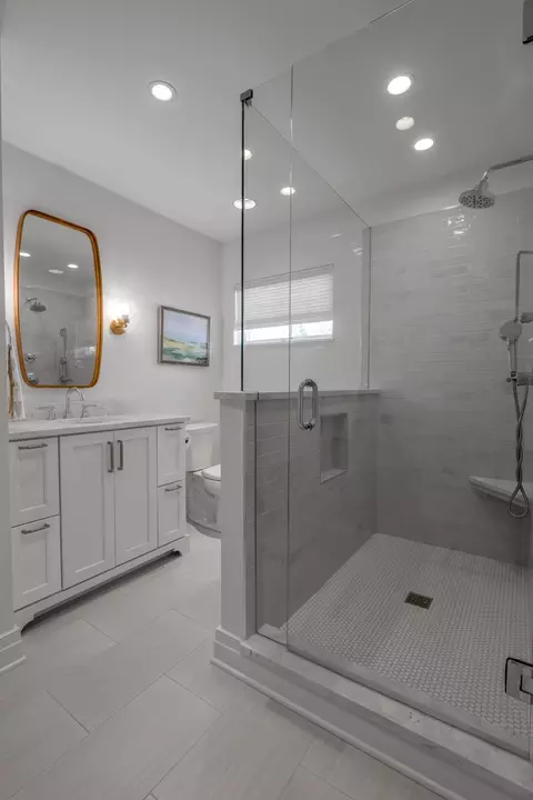 Bath - 224 Chenault Rd, Lexington, KY 40502 photo 10 of 12