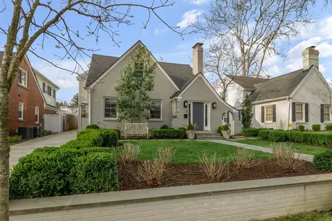 Exterior - 224 Chenault Rd, Lexington, KY 40502 photo 3 of 19