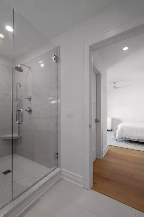 Bath - 224 Chenault Rd, Lexington, KY 40502 photo 11 of 12