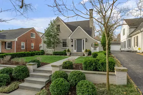 Exterior - 224 Chenault Rd, Lexington, KY 40502 photo 5 of 19