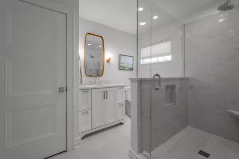 Bath - 224 Chenault Rd, Lexington, KY 40502 photo 9 of 12