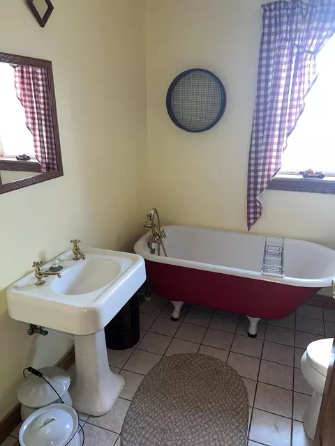 Bath - 7295 NW Energy Rd, Ewing, KY 41039 photo 4 of 9