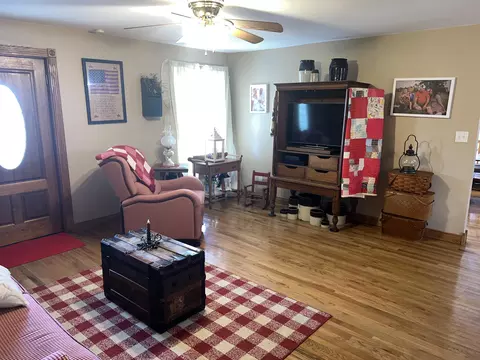 Living - 7295 NW Energy Rd, Ewing, KY 41039 photo 4 of 5