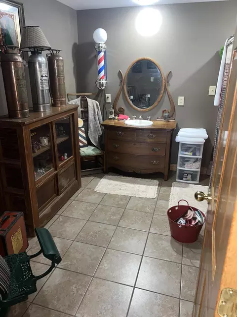 Bath - 7295 NW Energy Rd, Ewing, KY 41039 photo 6 of 9