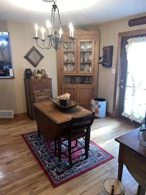 Dining - 7295 NW Energy Rd, Ewing, KY 41039 photo 2 of 4