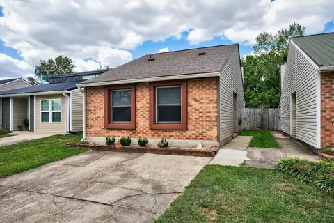 3309 Fox Trace Rd, Lexington, KY 40515