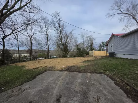 Exterior - 720 Green St, Corbin, KY 40701 photo 6 of 6