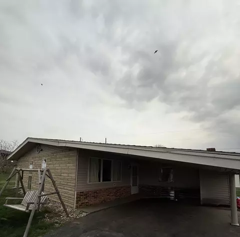 8377 Stonelick Rd, Maysville, KY 41056