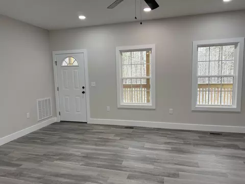 Living - 769 Pine Tree Rd, Nancy, KY 42544 photo 6 of 7