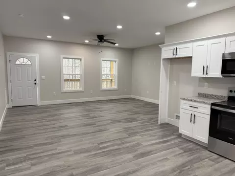 Living - 769 Pine Tree Rd, Nancy, KY 42544 photo 2 of 7