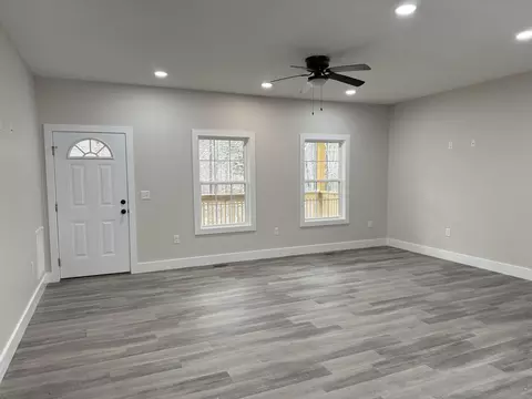 Living - 769 Pine Tree Rd, Nancy, KY 42544 photo 5 of 7